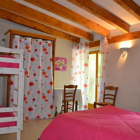 Les Sibourgs Hotel *